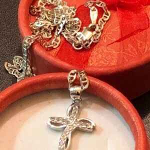 925 Sterling Silver Chain And Cross